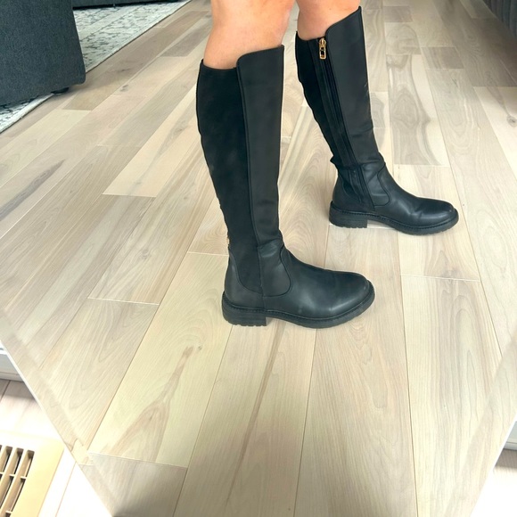 Black boots - Picture 4 of 4